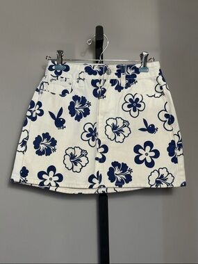 Playboy x PacSun Size 24 White & Navy Denim Jean Floral Mini Skirt
